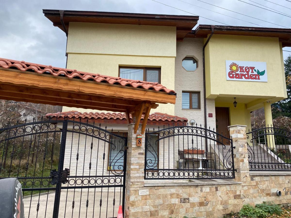 Kot Garden Guest House Saparewa Banja Exterior foto
