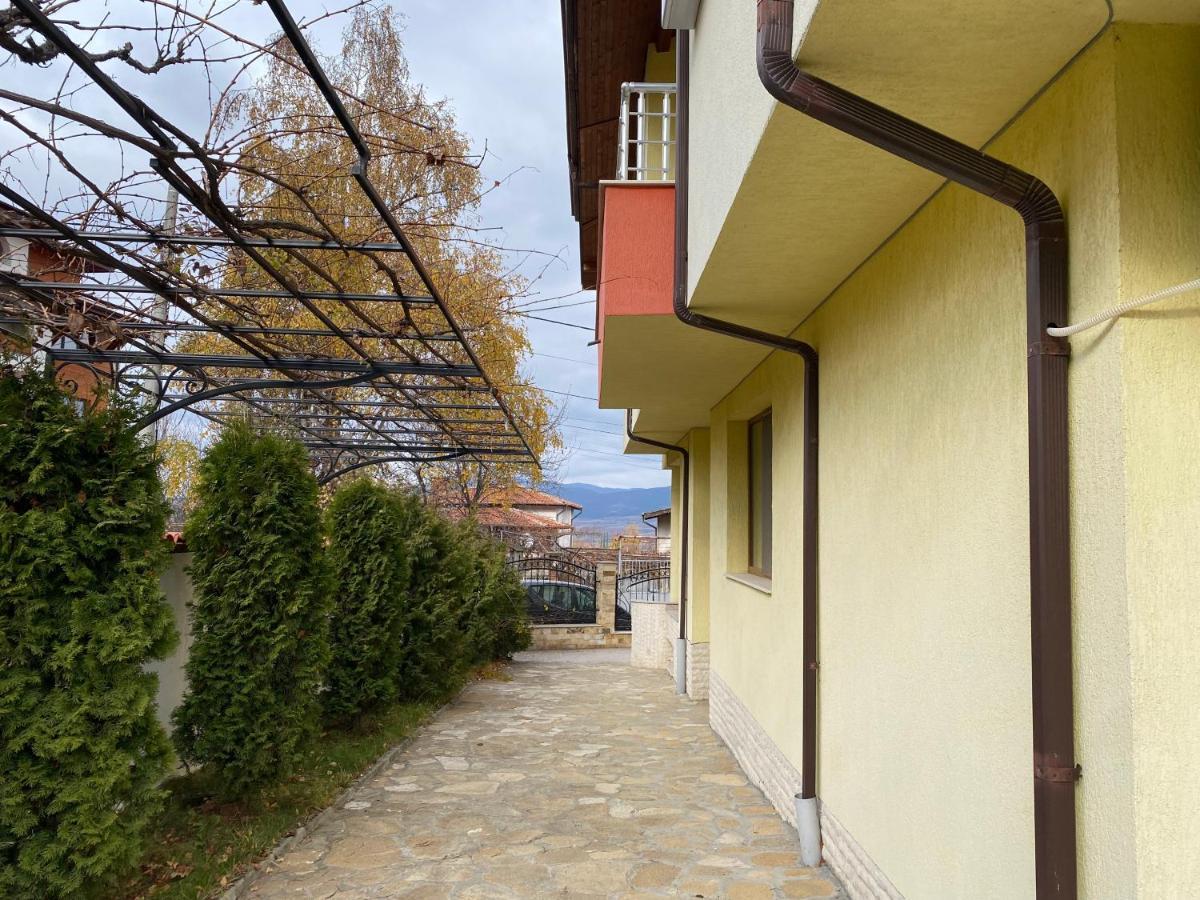 Kot Garden Guest House Saparewa Banja Exterior foto