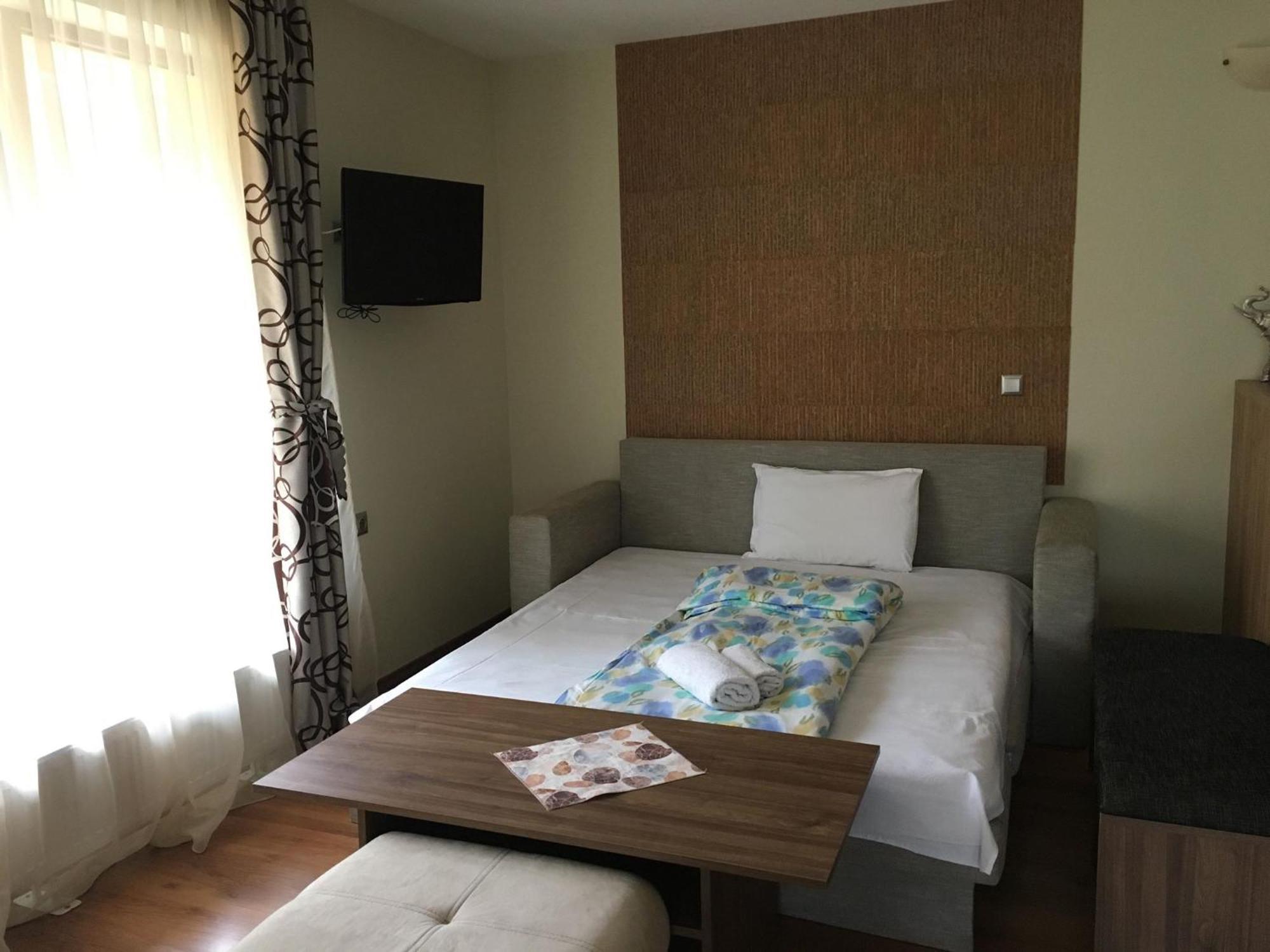 Kot Garden Guest House Saparewa Banja Exterior foto