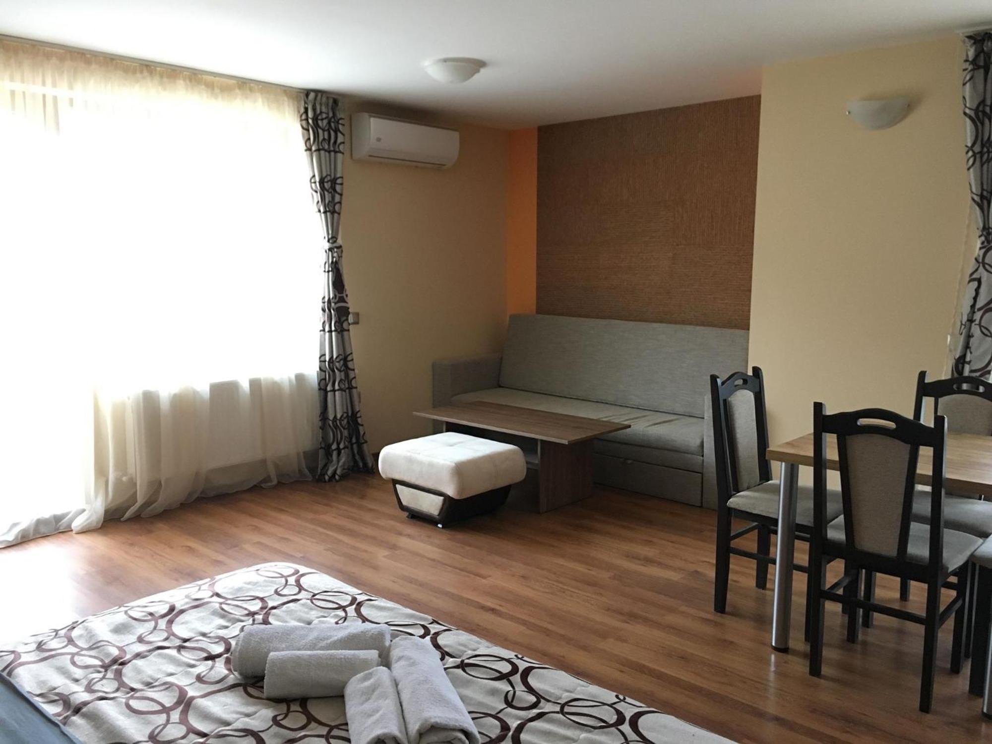 Kot Garden Guest House Saparewa Banja Exterior foto